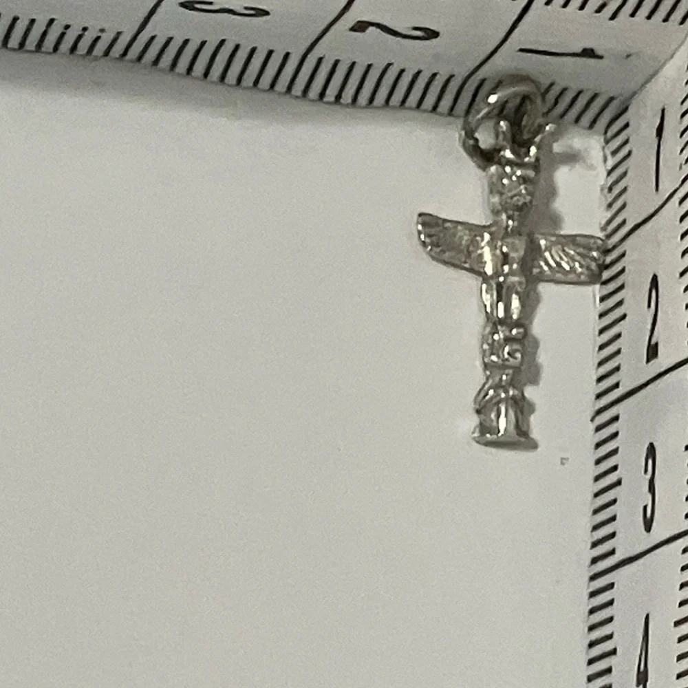 Vtg 925 Sterling Silver Totem Pole Charm / Pendant - Picture 4 of 4